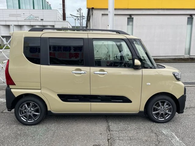 Daihatsu TANTO FAN CROSS ベースグレード photo 4