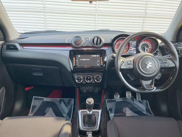 Suzuki SWIFT スポーツ photo 2