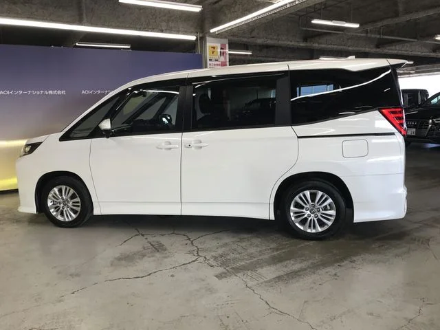 Toyota NOAH S−G photo 3