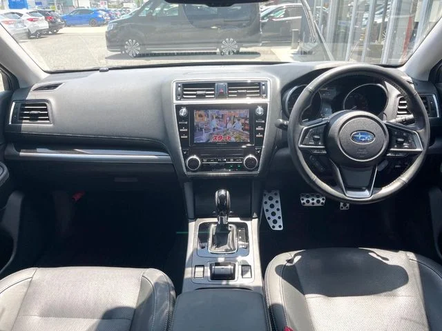 Subaru LEGACY OUTBACK リミテッド photo 2