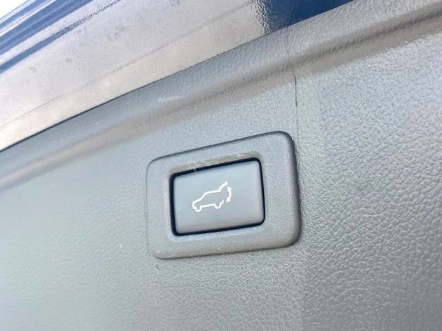Subaru LEGACY OUTBACK リミテッド photo 3