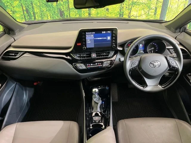 Toyota C-HR G　ハイブリッド photo 2
