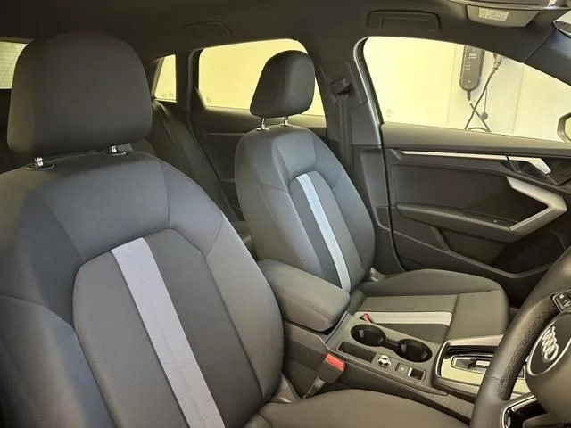 Audi AUDI A3 SPORTBACK 30　TFSI　アドバンスド photo 4