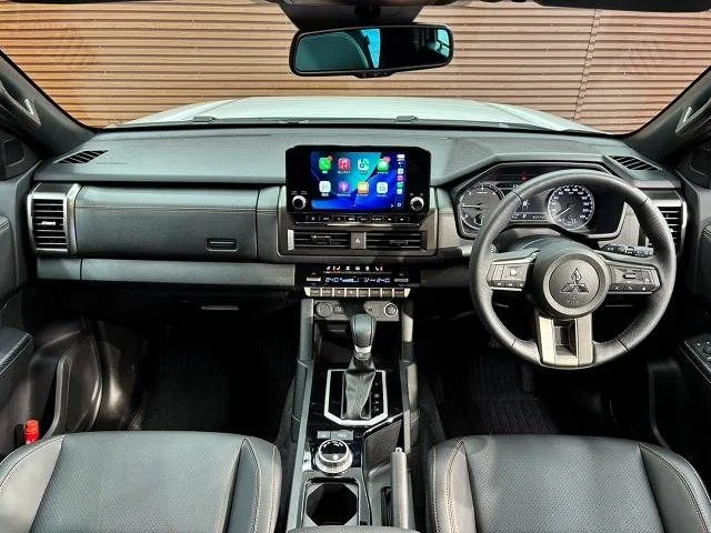 Mitsubishi TRITON GSR photo 2