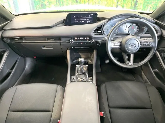Mazda MAZDA3 FASTBACK 15S　ブラックトーンエディション photo 2