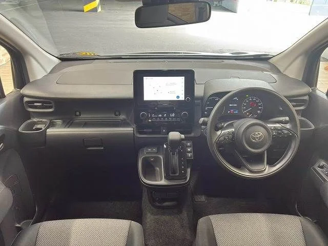 Toyota SIENTA HYBRID G photo 2