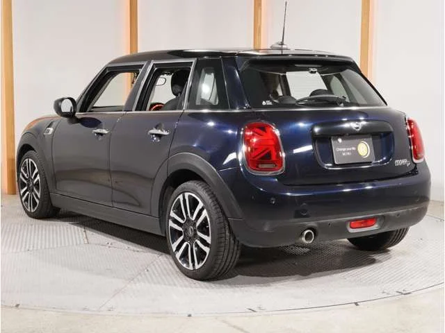 Bmw MINI COOPER D 5DOOR ベースグレード photo 2