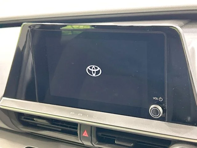 Toyota PRIUS X photo 3