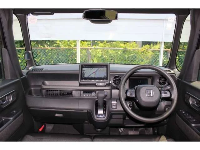 Honda N BOX CUSTOM ベースグレード photo 2
