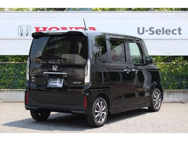 Honda N BOX CUSTOM ベースグレード photo 3
