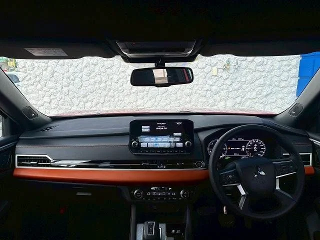 Mitsubishi OUTLANDER PHEV P photo 3