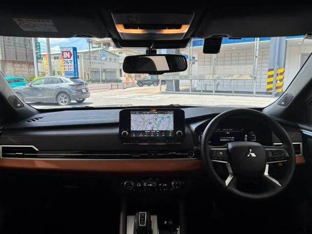 Mitsubishi OUTLANDER PHEV P photo 2