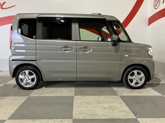 Suzuki Spacia 4WD ハイブリッドX photo 4