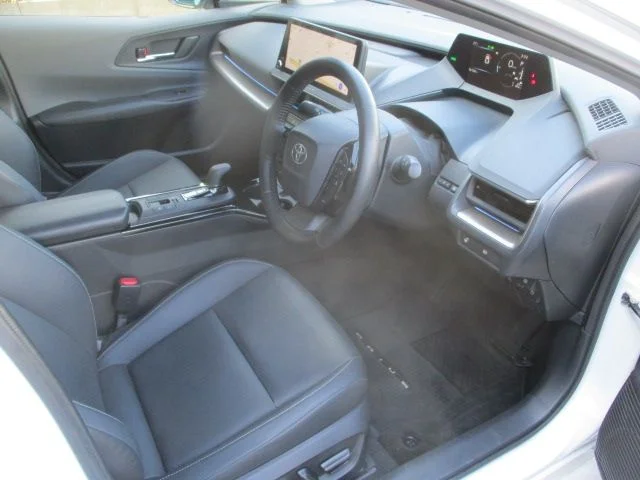 Toyota PRIUS PHV Z photo 2