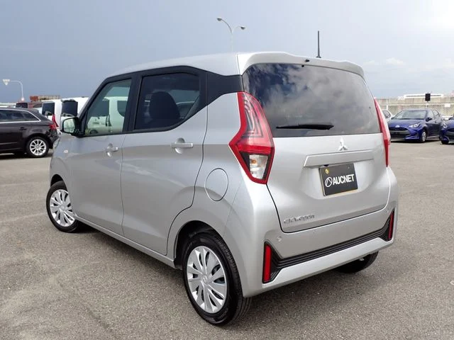 Mitsubishi eK WAGON M photo 3