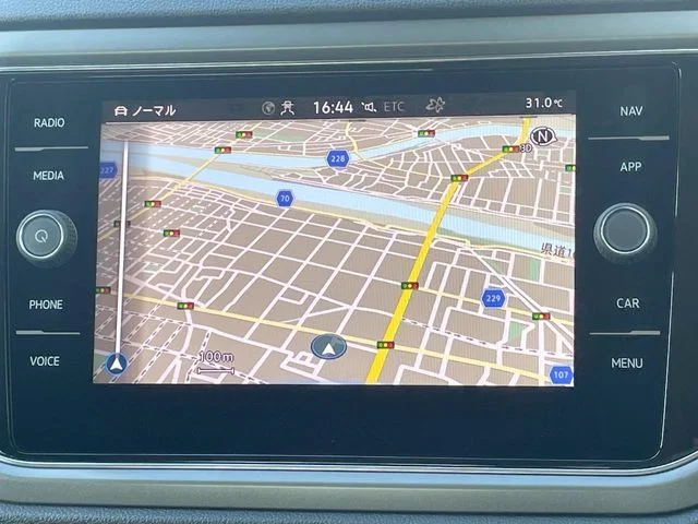Volkswagen VOLKSWAGEN T-Roc TDI　スタイル　デザインパッケージ photo 4