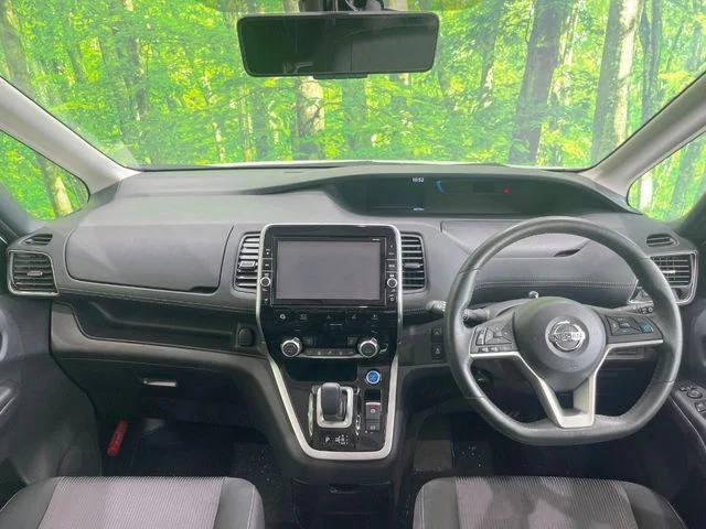 Nissan SERENA WG e−POWER　ハイウェイスター　V photo 2