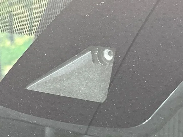 Toyota PRIUS PHV S　セーフティパッケージ photo 3