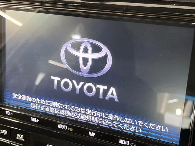 Toyota PRIUS PHV S　セーフティパッケージ photo 4