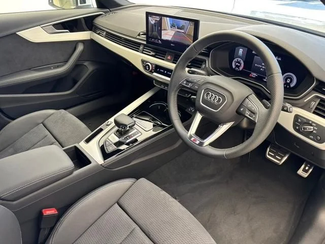 Audi AUDI A4 AVANT 35　TDI　Sライン photo 2