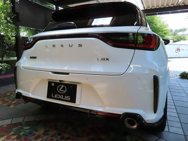 Toyota LEXUS LBX モリゾウ　RR　8速パドルシフト photo 2