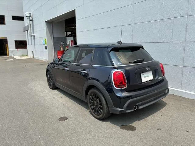 Bmw MINI COOPER D 5DOOR プレミアムプラスライン photo 4