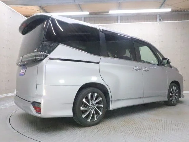 Toyota VOXY S−Z photo 2
