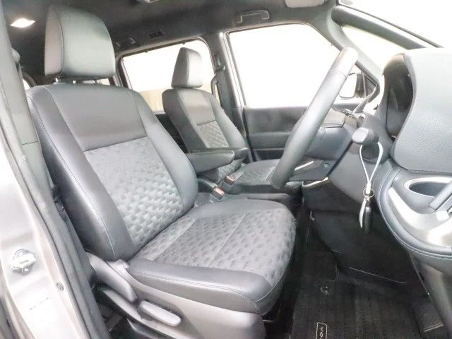Toyota VOXY S−Z photo 4