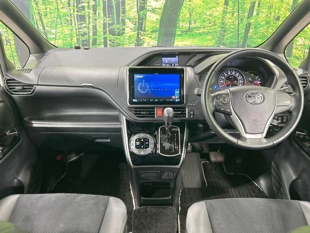 Toyota VOXY ZS　煌3 photo 2