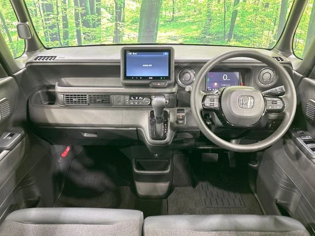 Honda N BOX CUSTOM ベースグレード photo 2