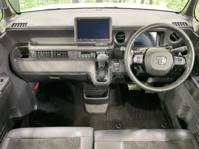 Honda N BOX CUSTOM ターボ photo 2
