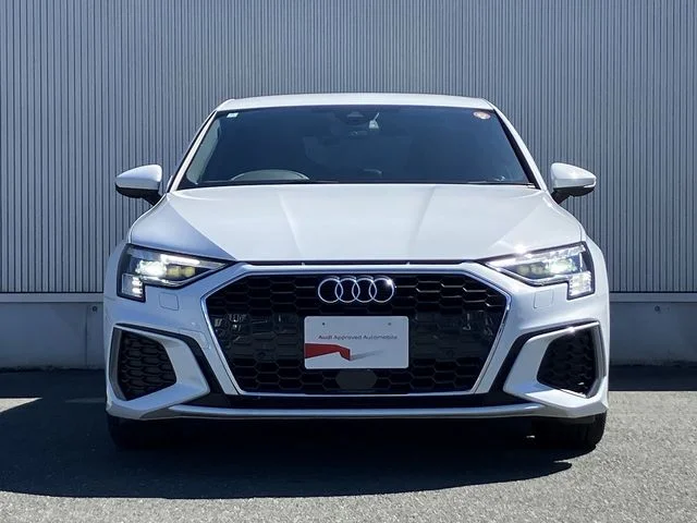 Audi AUDI A3 Sedan 30　TFSI　Sライン photo 2