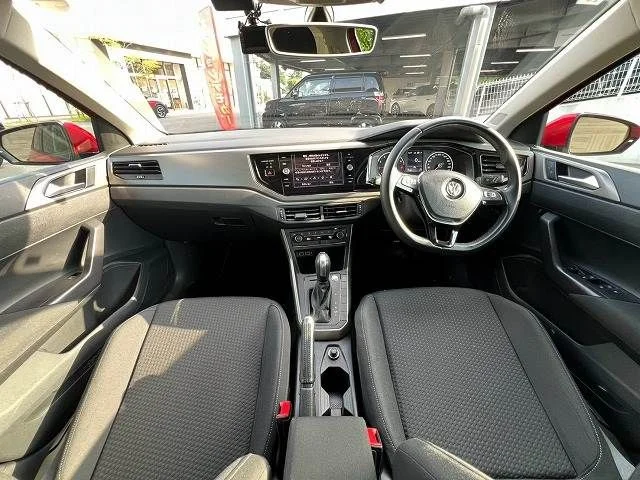 Volkswagen VOLKSWAGEN POLO TSI　コンフォートライン photo 2