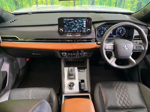 Mitsubishi OUTLANDER PHEV P photo 2