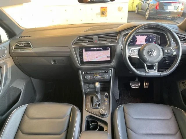 Volkswagen VOLKSWAGEN TIGUAN TDI　4M　Rライン　ブラックスタイル photo 2