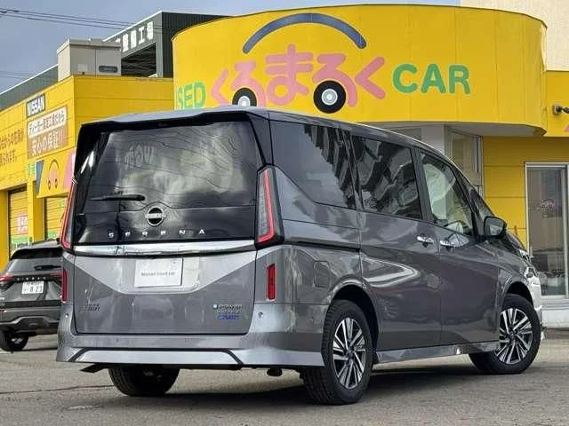 Nissan SERENA WG 4WD e−4ORCE　ハイウェイスターV photo 2