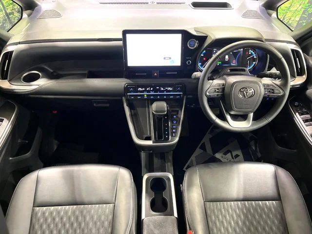 Toyota NOAH HYBRID S−Z photo 2