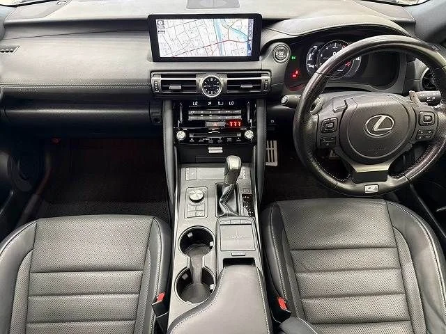 Toyota LEXUS IS300 Fスポーツ photo 2