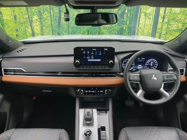 Mitsubishi OUTLANDER PHEV P photo 2