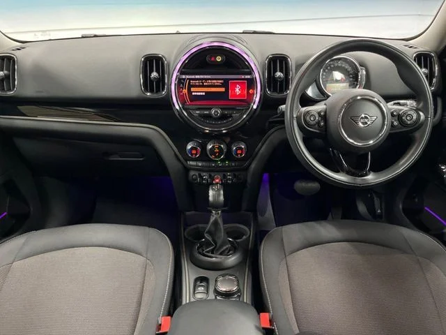 Bmw BMW MINI COOPER D CROSSOVER ベースグレード photo 2