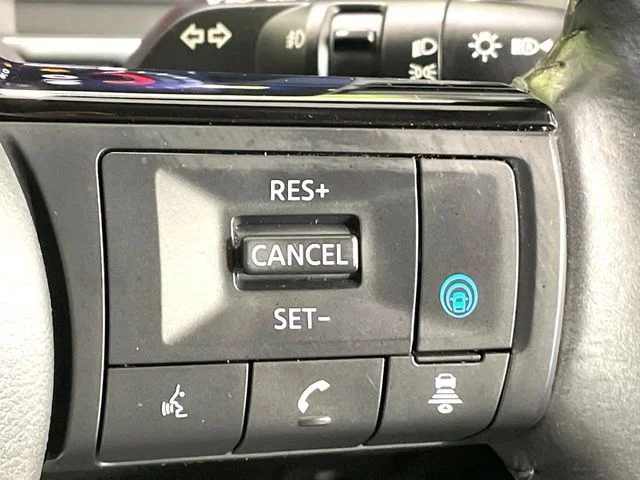Nissan AURA G photo 4