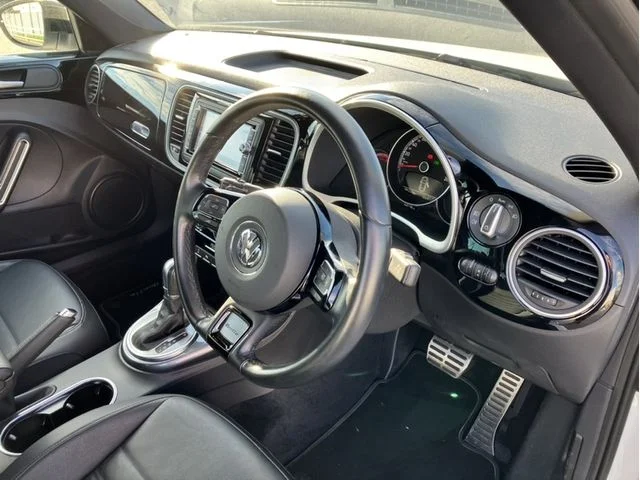 Volkswagen VOLKSWAGEN The BEETLE Rライン　マイスター photo 2