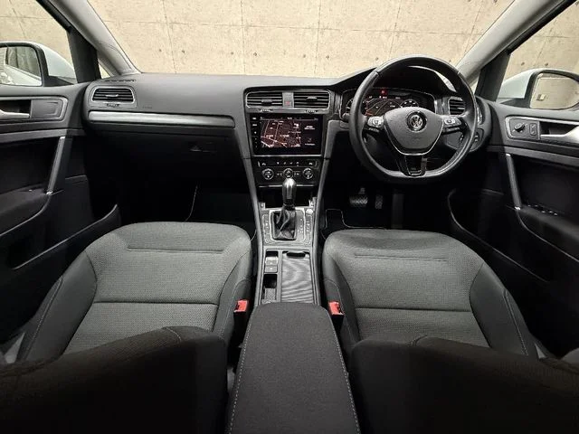 Volkswagen VOLKSWAGEN GOLF VARIANT TDI　コンフォートライン　マイスター photo 3