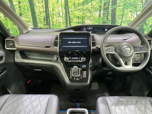 Nissan SERENA WG e−POWER　ハイウェイスター　G photo 2