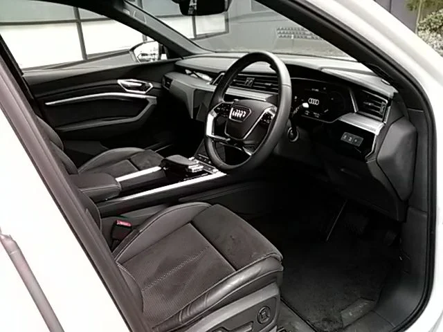 Audi AUDI e-tron SPORTBACK 55　クワトロ　1st　エディション photo 2