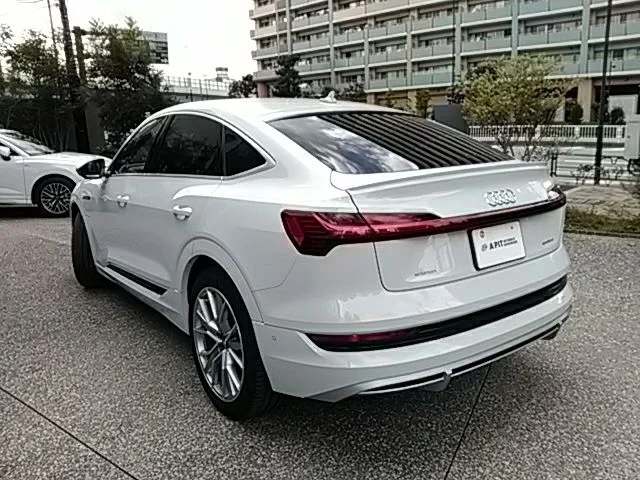 Audi AUDI e-tron SPORTBACK 55　クワトロ　1st　エディション photo 3