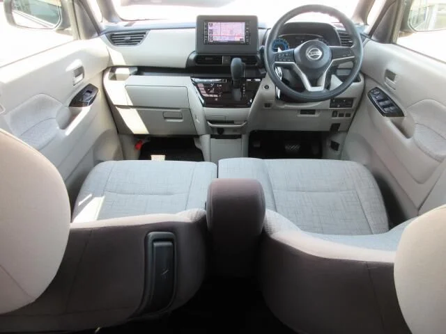 Nissan ROOX X photo 2