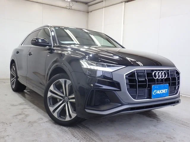 Audi AUDI Q8 55TFSIクワトロデビューパケSライン 2019