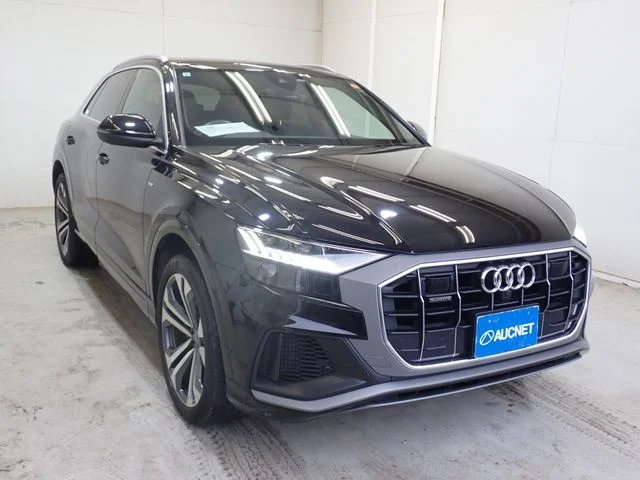 Audi AUDI Q8 55TFSIクワトロデビューパケSライン photo 4