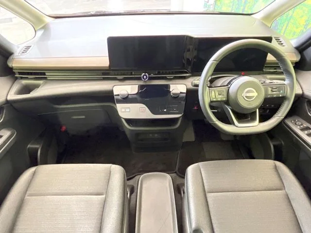 Nissan SERENA WG e−POWER　ハイウェイスター　V photo 2